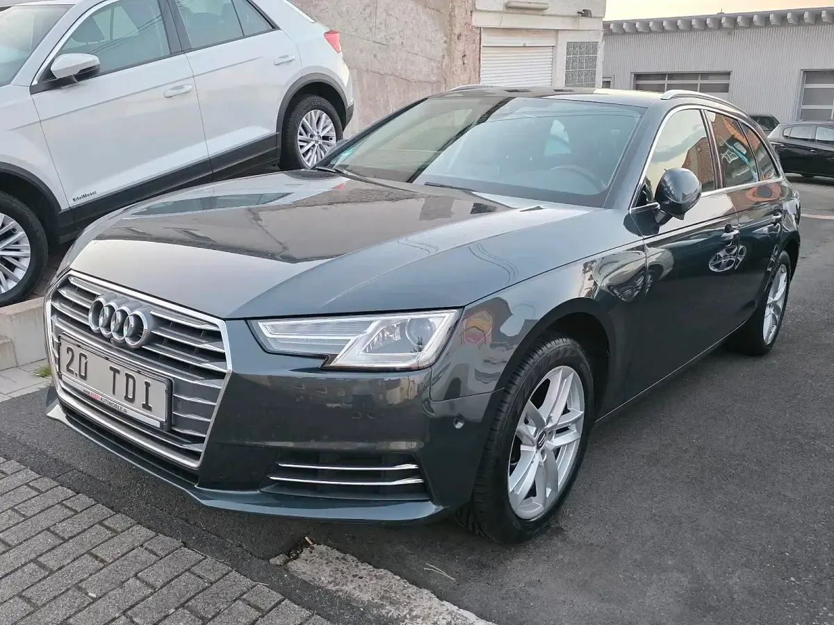 Gebraucht Audi A4 Sport 150 PS (110 kW) 2017 Manhattangrau metallic Kombi