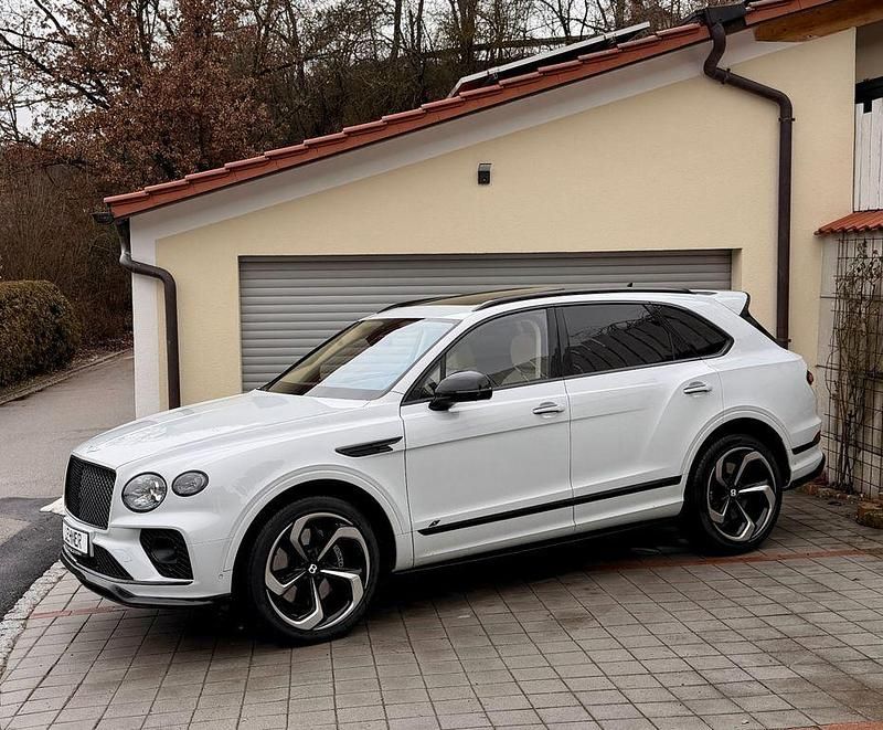 Gebraucht Bentley Bentayga 551 PS (405 kW) 2023 Weiß SUV