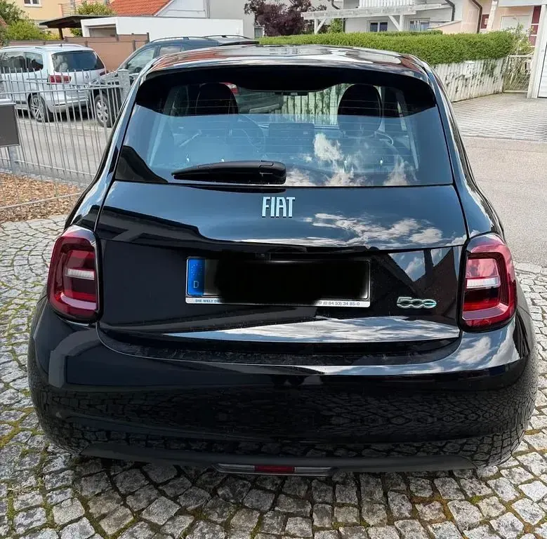 Gebraucht Fiat 500e Icon 86 kW (118 PS) 2022 Schwarz Kleinwagen