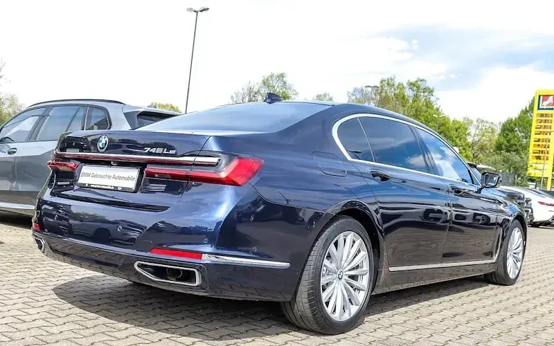 Gebraucht BMW 745e Sport Line 394 PS (289 kW) 2019 Blau Limousine