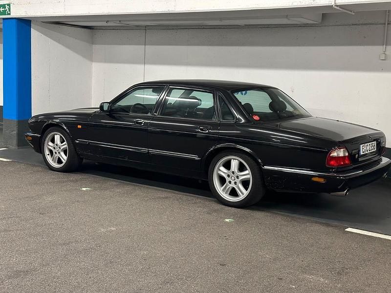 Gebraucht Jaguar XJR 363 PS (266 kW) 2000 Schwarz Limousine