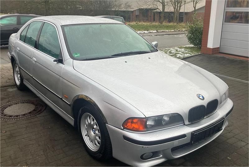 Gebraucht BMW 520 150 PS (110 kW) 2000 Silber Limousine