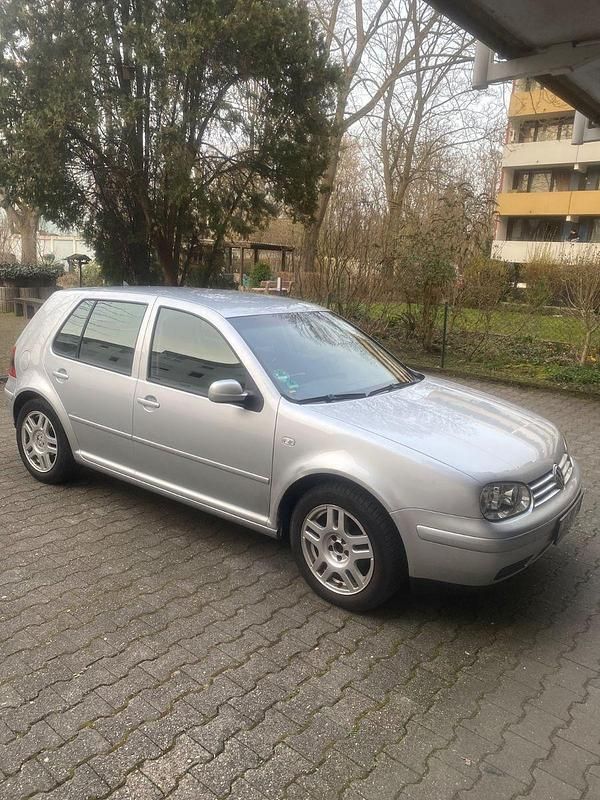 Gebraucht VW Golf IV 105 PS (77 kW) 2002 Silber Limousine