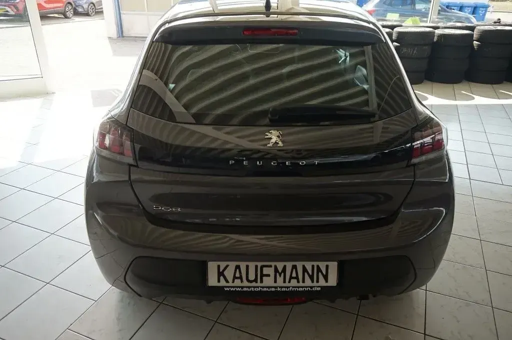 Gebraucht Peugeot 208 75 PS (55 kW) 2022 Grau Kleinwagen