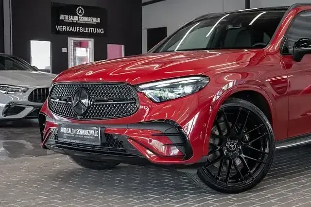 Gebraucht Mercedes GLC450 AMG line 367 PS (269 kW) 2024 Patagonienrot SUV