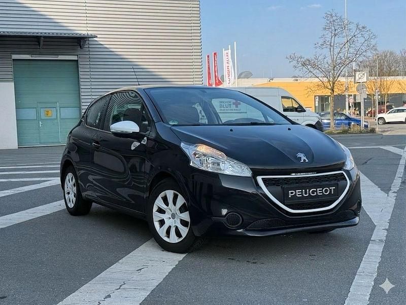 Gebraucht Peugeot 208 68 PS (50 kW) 2015 Kleinwagen