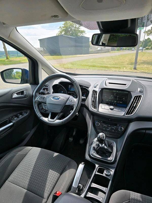Blau Gebraucht 2016 Ford Grand C-Max Van / Kleinbus | 6.000 € (Guter Preis) - Bild 1/4