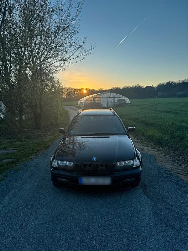 Gebraucht BMW 320 170 PS (125 kW) 2001 Schwarz Kombi