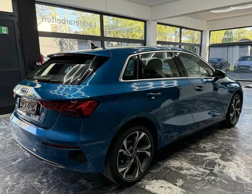 Gebraucht Audi A3 Sportback e-tron Advanced 150 PS (110 kW) 2022 Blau Kleinwagen