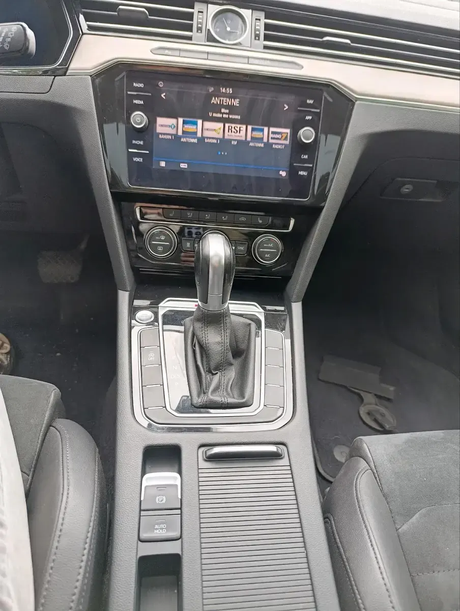 Gebraucht VW Passat Highline 190 PS (139 kW) 2018 Blau Kombi