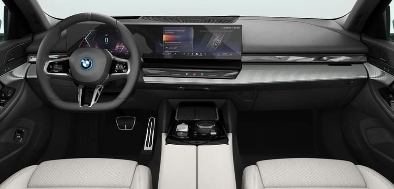 Gebraucht BMW i5 Comfort Edition 250 kW (340 PS) 2025 Grün Kombi