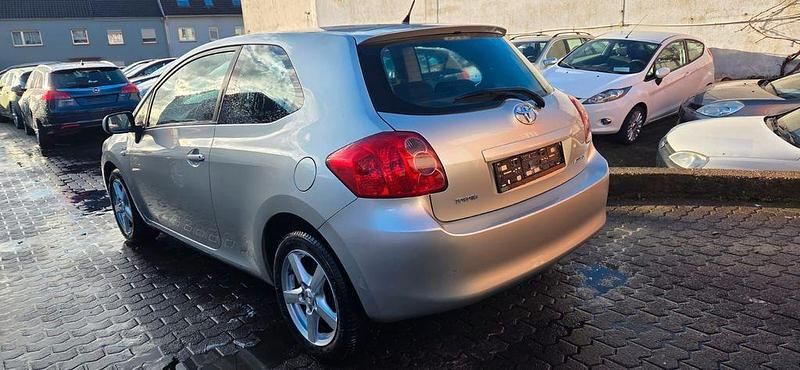 Gebraucht Toyota Auris Sol 124 PS (91 kW) 2009 Silber Kleinwagen