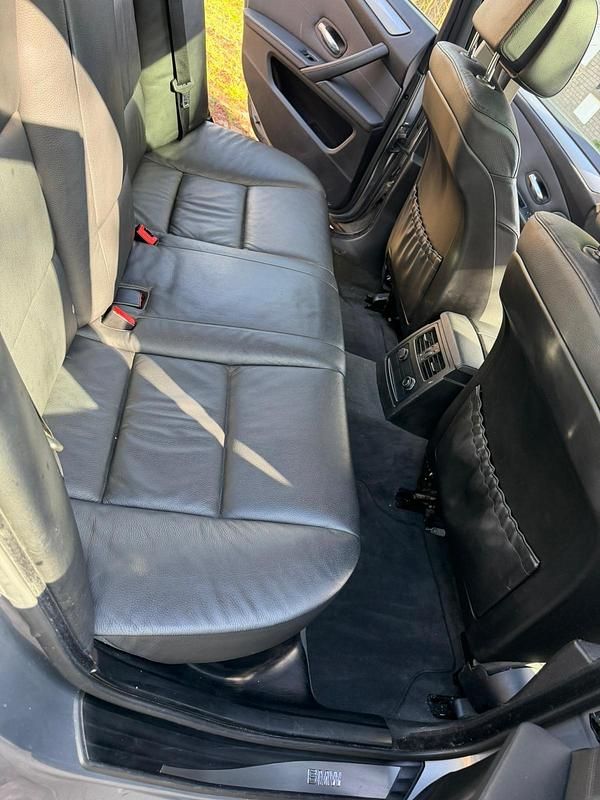 Gebraucht BMW 525 197 PS (144 kW) 2009 Grau Limousine