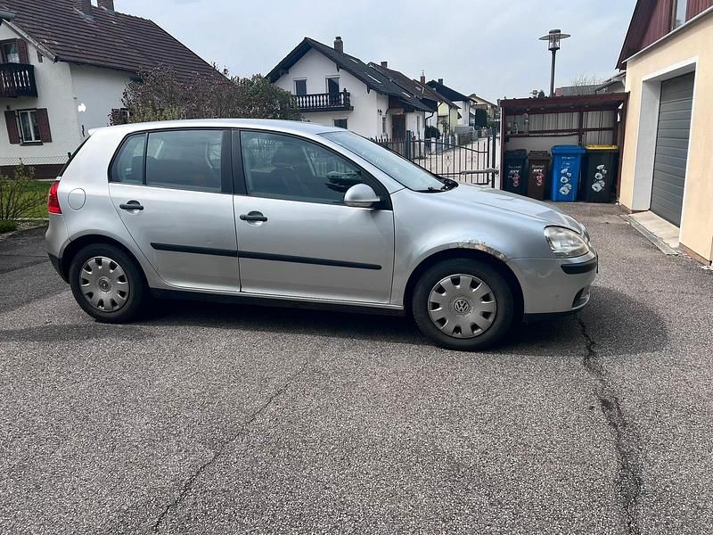 Gebraucht VW Golf IV 75 PS (55 kW) 2005 Silber Kleinwagen