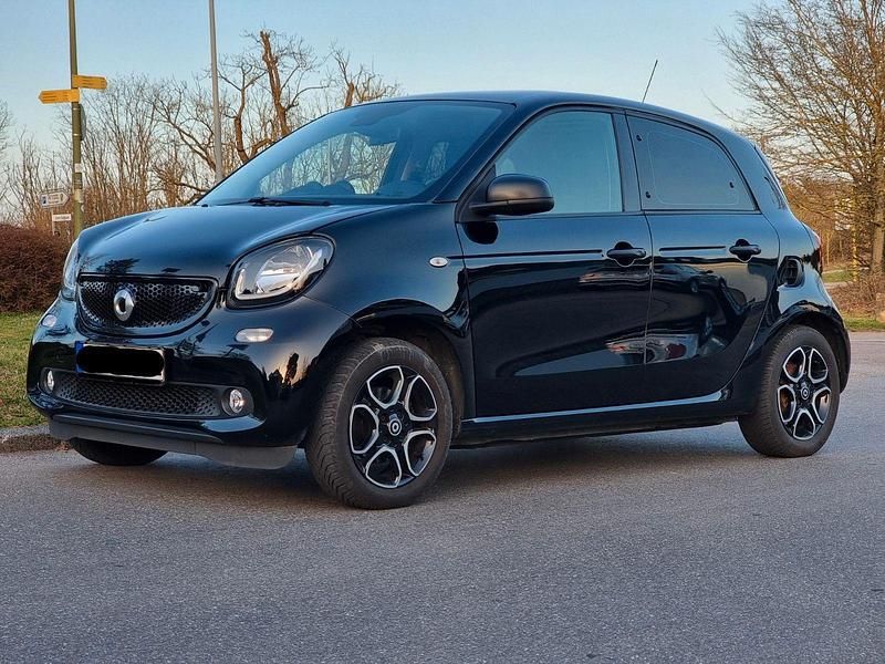 Second-hand Smart ForFour Prime 90 CP (66 kW) 2019 Negru Hatchback
