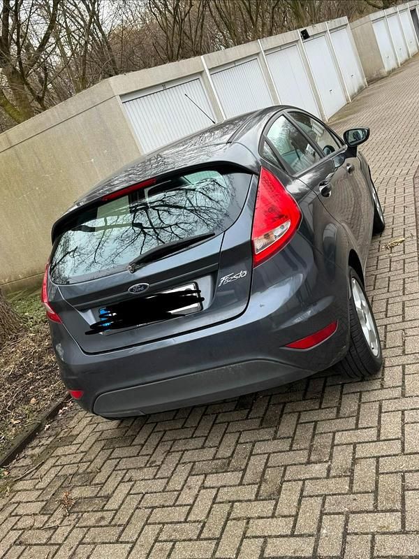 Gebraucht Ford Fiesta 60 PS (44 kW) 2009 Grau Kleinwagen