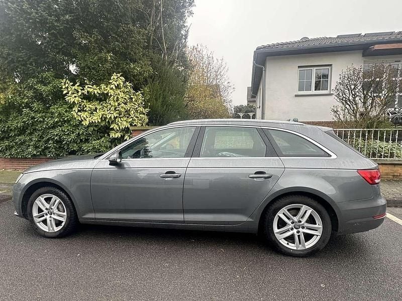 Grau Gebraucht 2017 Audi A4 Sport Kombi | 14.900 € (Superpreis) - Bild 1/3