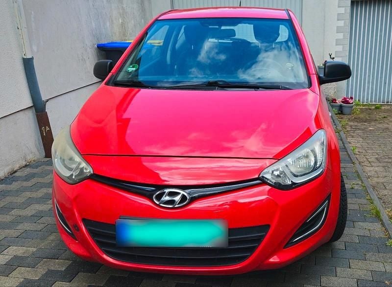 Rot Gebraucht 2012 Hyundai i20 Edition Kleinwagen | 2.050 € (Guter Preis) - Bild 1/4