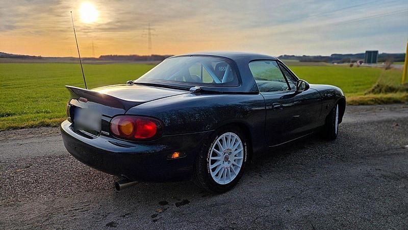 Second-hand Mazda MX5 110 CP (80 kW) 2000 Albastru Cabrio