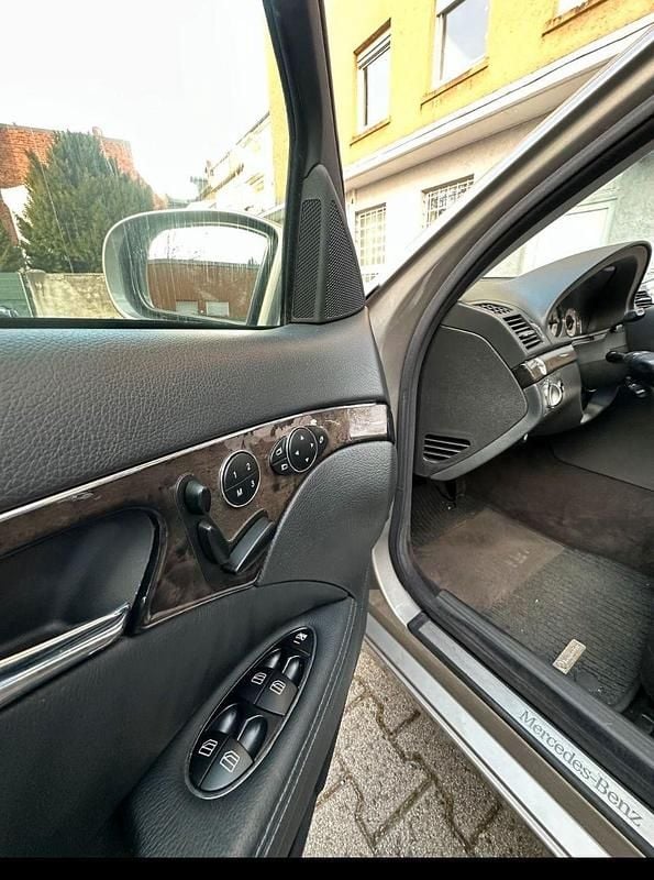 Gebraucht Mercedes E320 224 PS (164 kW) 2002 Andere farben Limousine