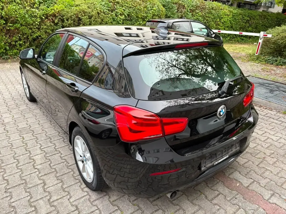 Gebraucht BMW 116 Advantage 109 PS (80 kW) 2016 Schwarz Kleinwagen