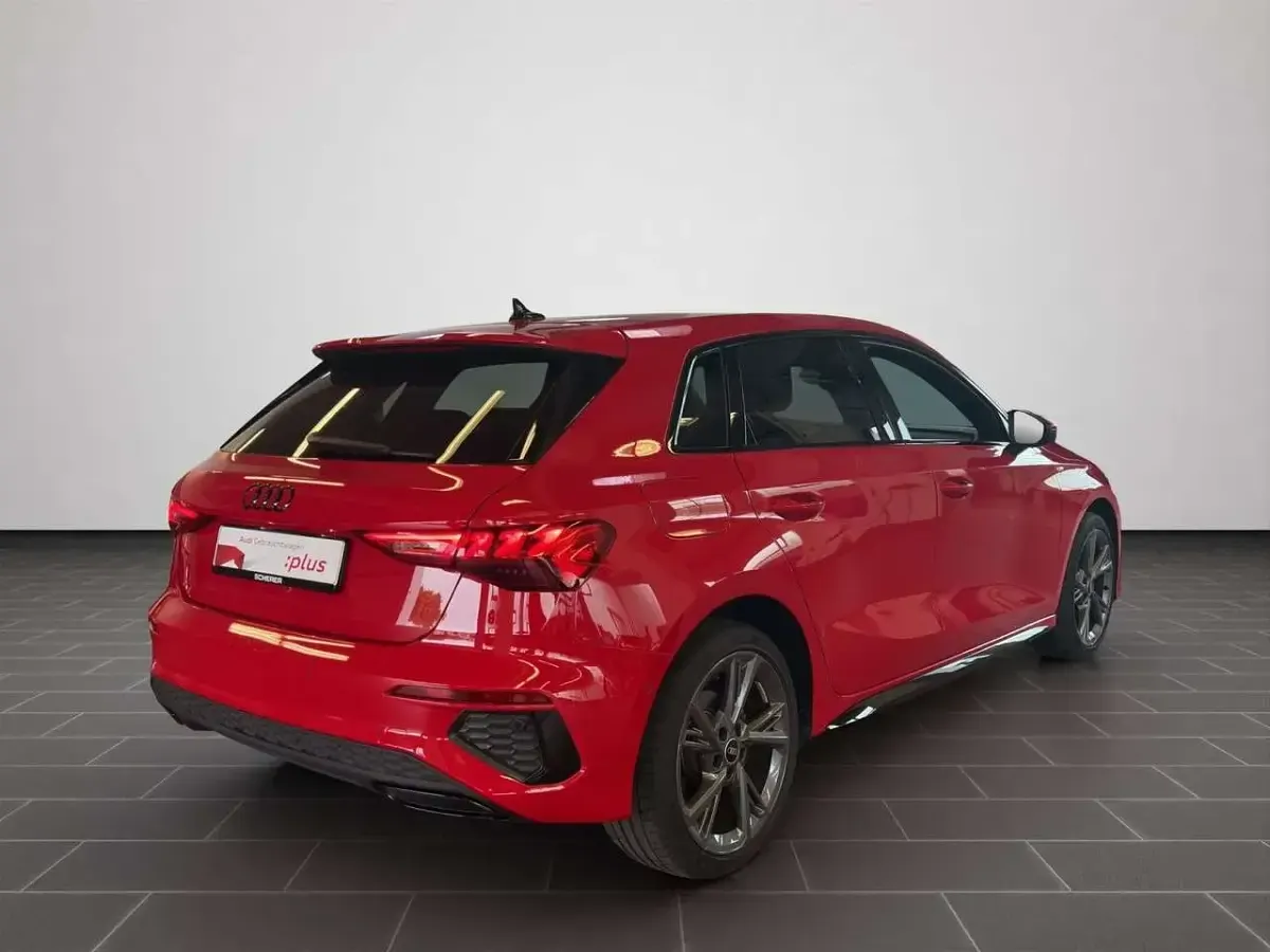 Gebraucht Audi A3 S-Line 204 PS (150 kW) 2022 Tangorot metallic Limousine