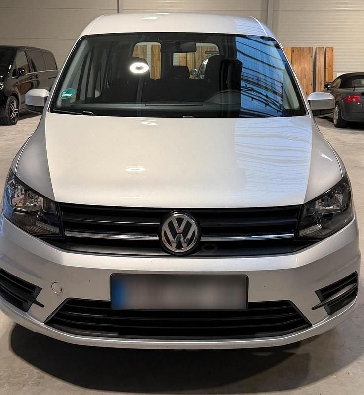 Gebraucht VW Caddy 131 PS (96 kW) 2018 Silber Van / Kleinbus