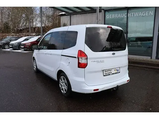 Gebraucht Ford Tourneo Courier Trend 101 PS (74 kW) 2020 Weiß Van / Kleinbus