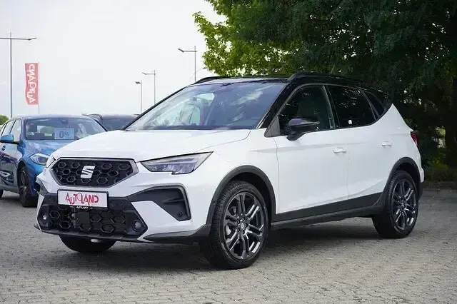 Neu Seat Arona FR 150 PS (110 kW) 2026 Weiß SUV