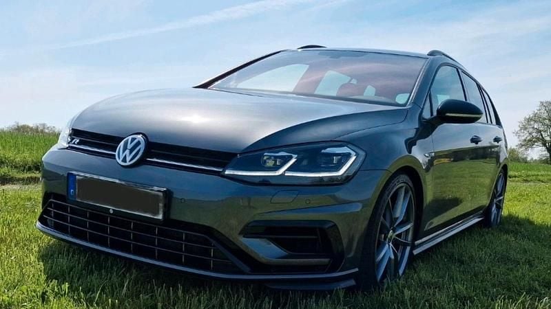 Grau Gebraucht 2020 VW Golf VII R Kombi | 33.333 € (Etwas zu teuer) - Bild 1/4