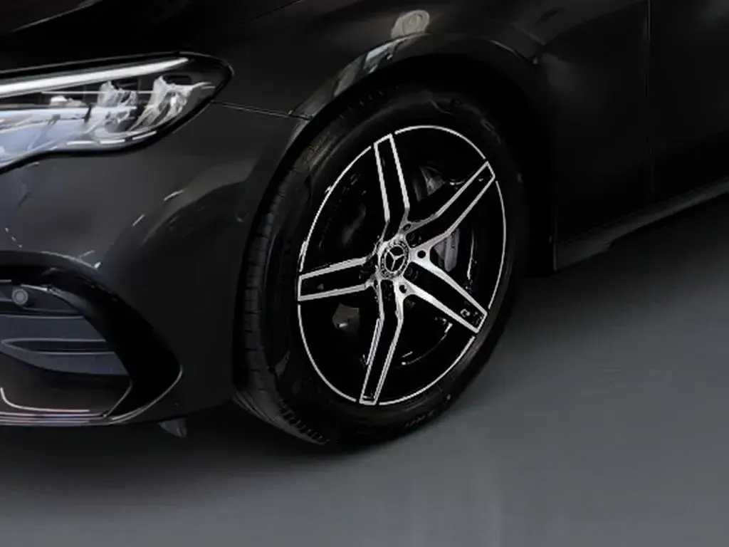 Usado Mercedes E200 AMG 204 CV (150 kW) 2025 Gris Berlina