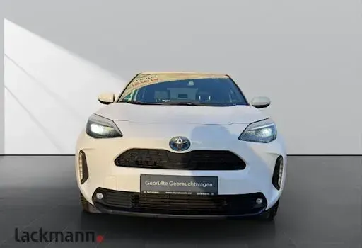 Neu Toyota Yaris Cross 130 PS (95 kW) 2026 Weiß SUV