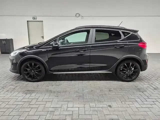 Second-hand Ford Fiesta Active 100 CP (73 kW) 2020 Negru Hatchback