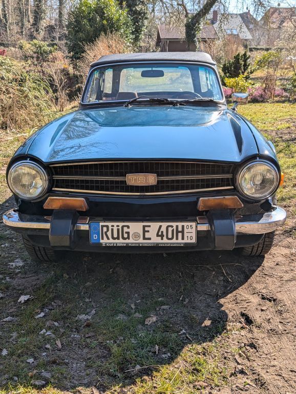 Grün Gebraucht 1974 Triumph TR6 Cabrio | 11.990 € - Bild 1/4