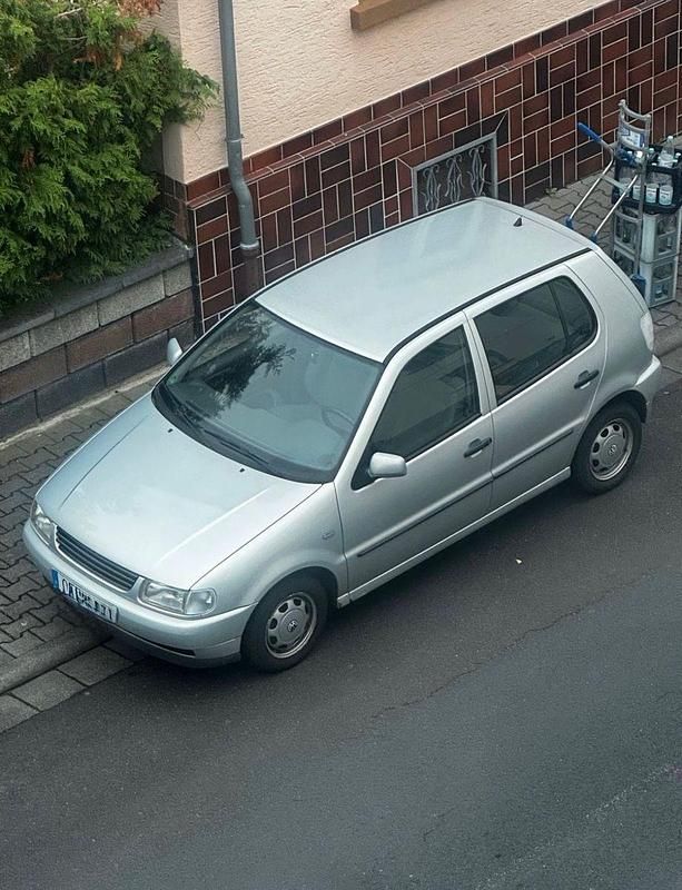 Silber Gebraucht 2000 VW Polo Basis Limousine | 690 € (Guter Preis) - Bild 1/4