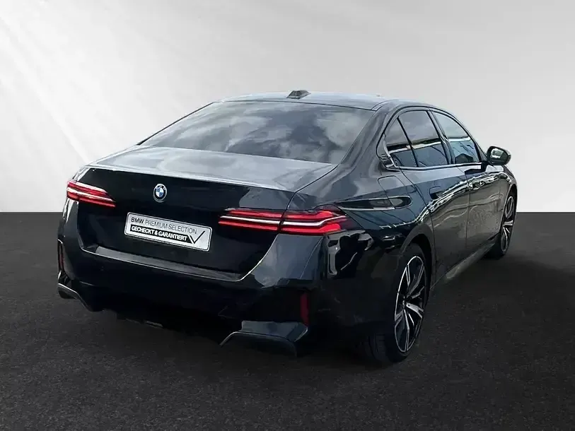 Gebraucht BMW 530e M Sport 299 PS (219 kW) 2024 Grau Limousine
