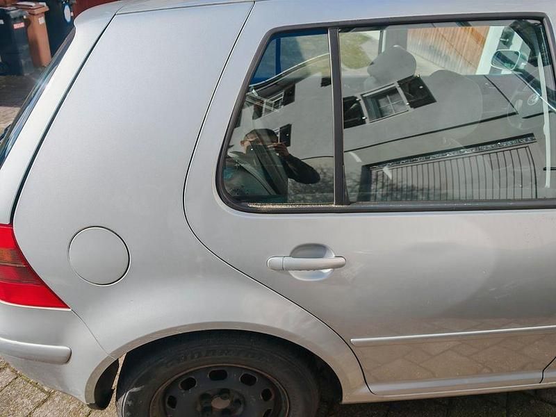 Gebraucht VW Golf IV Basis 116 PS (85 kW) 2000 Silber Limousine