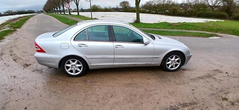 Gebraucht Mercedes C240 Elegance 170 PS (125 kW) 2001 Silber Limousine
