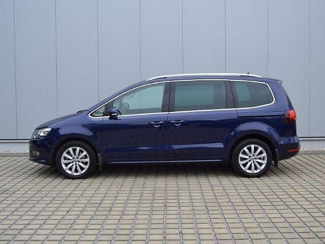 Gebraucht VW Sharan Highline 150 PS (110 kW) 2019 Atlantik blue metallic Van / Kleinbus