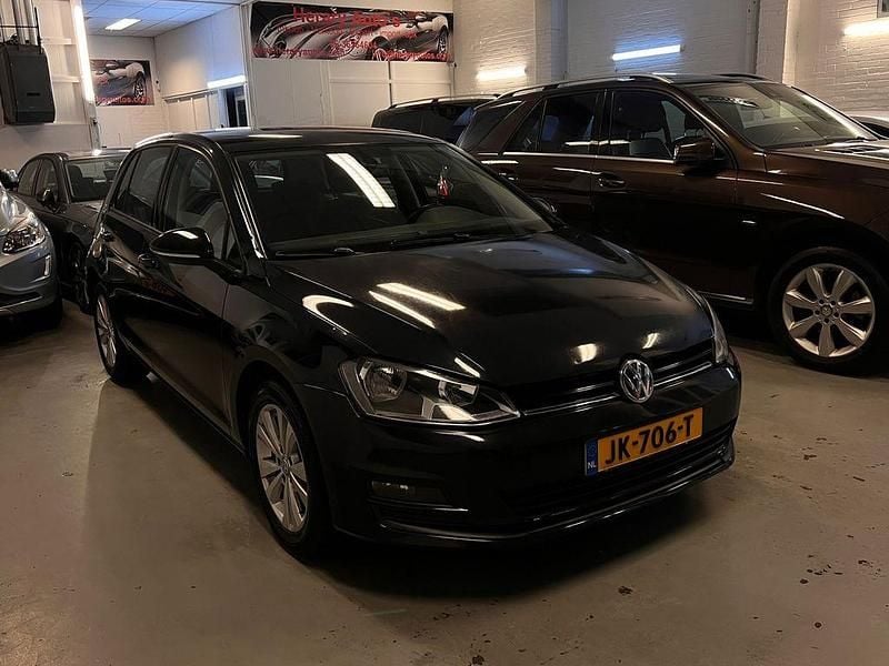 Gebraucht VW Golf VII 110 PS (80 kW) 2016 Schwarz Limousine
