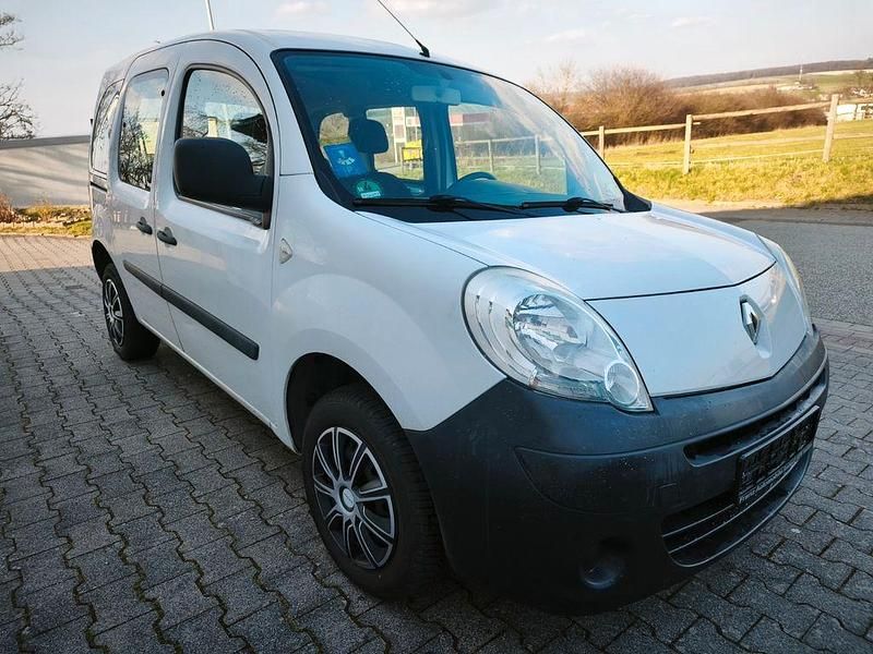 Usado Renault Kangoo Authentique 68 HP (50 kW) 2010 Branco Monovolume