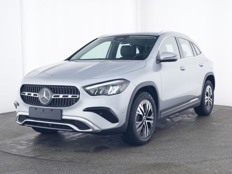 Blau Gebraucht 2024 Mercedes GLA180 Progressive SUV | 35.220 € (Guter Preis) - Bild 1/4