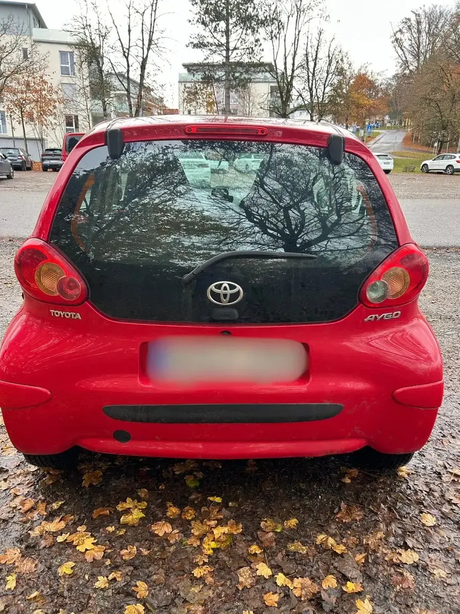 Gebraucht Toyota Aygo 68 PS (50 kW) 2008 Rot Kleinwagen