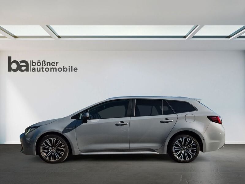 Cement grey manhattan Gebraucht 2019 Toyota Corolla Club Kombi | 19.980 € (Fairer Preis) - Bild 1/4