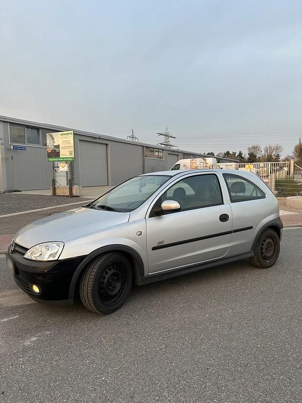 Gebraucht Opel Corsa 90 PS (66 kW) 2002 Silber Kleinwagen