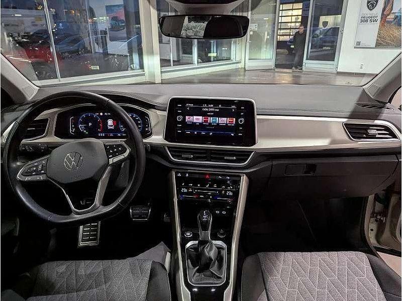 Gebraucht VW T-Roc Move 150 PS (110 kW) 2023 Silber SUV