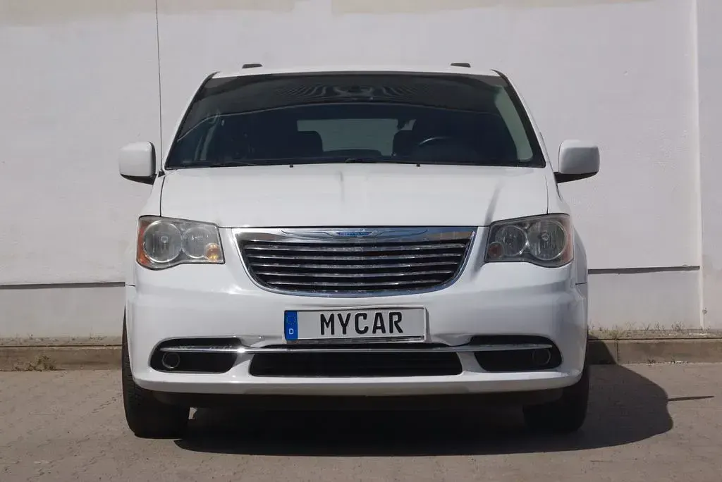 Gebraucht Chrysler Town & Country 287 PS (211 kW) 2016 Weiß Van / Kleinbus