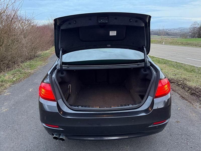 Gebraucht BMW 520 Performance 190 PS (139 kW) 2016 Grau Limousine