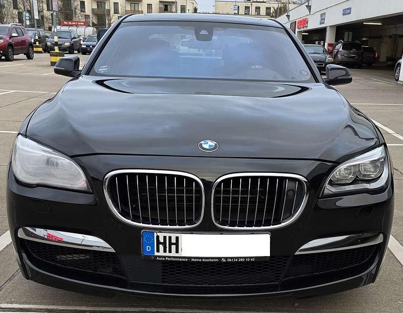 Schwarz Gebraucht 2012 BMW 750 Luxury Line Limousine | 29.999 € - Bild 1/4