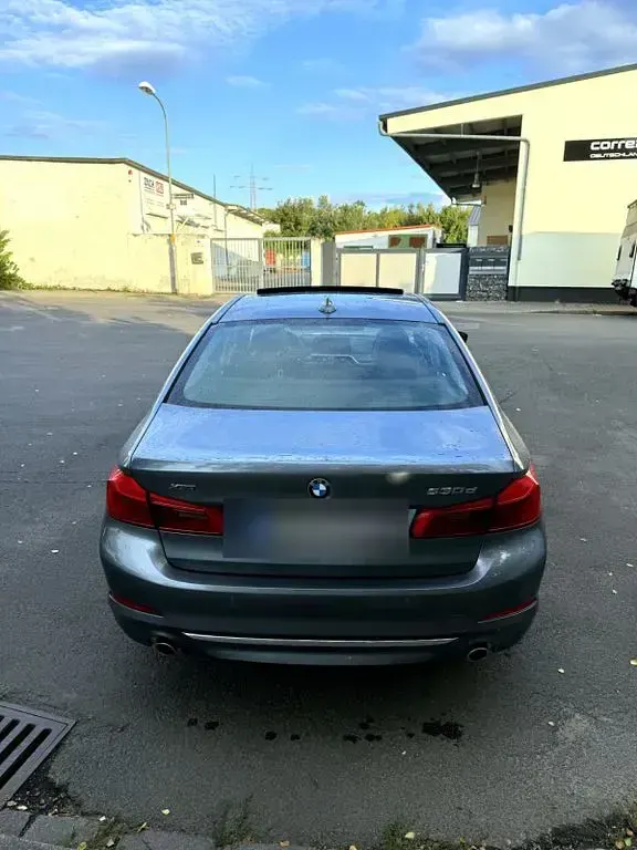 Gebraucht BMW 530 Sport Line 265 PS (194 kW) 2020 Silber Limousine